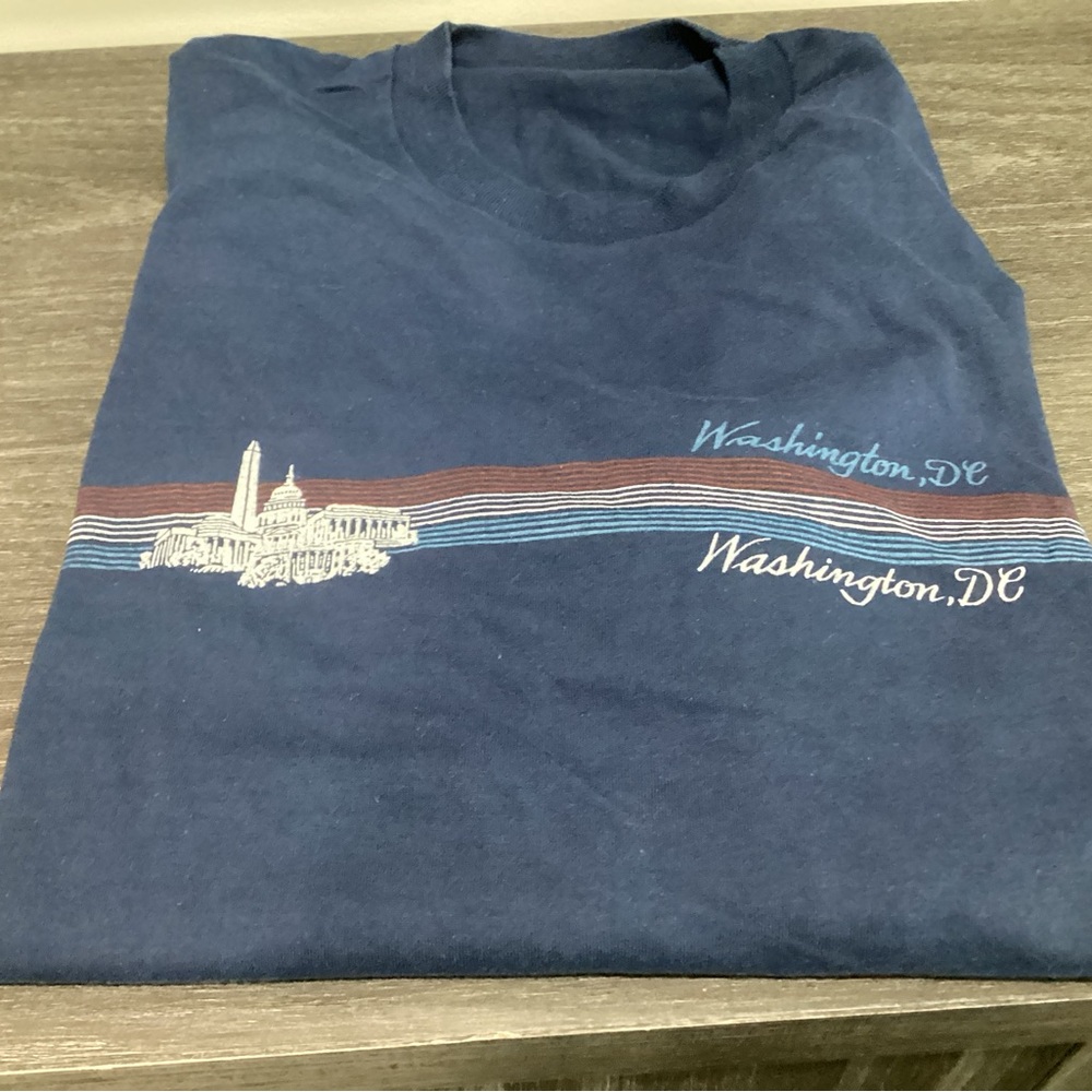 Vintage 1970s navy blue men’s L crew neck short sleeve D.C. tee